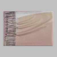 розовый